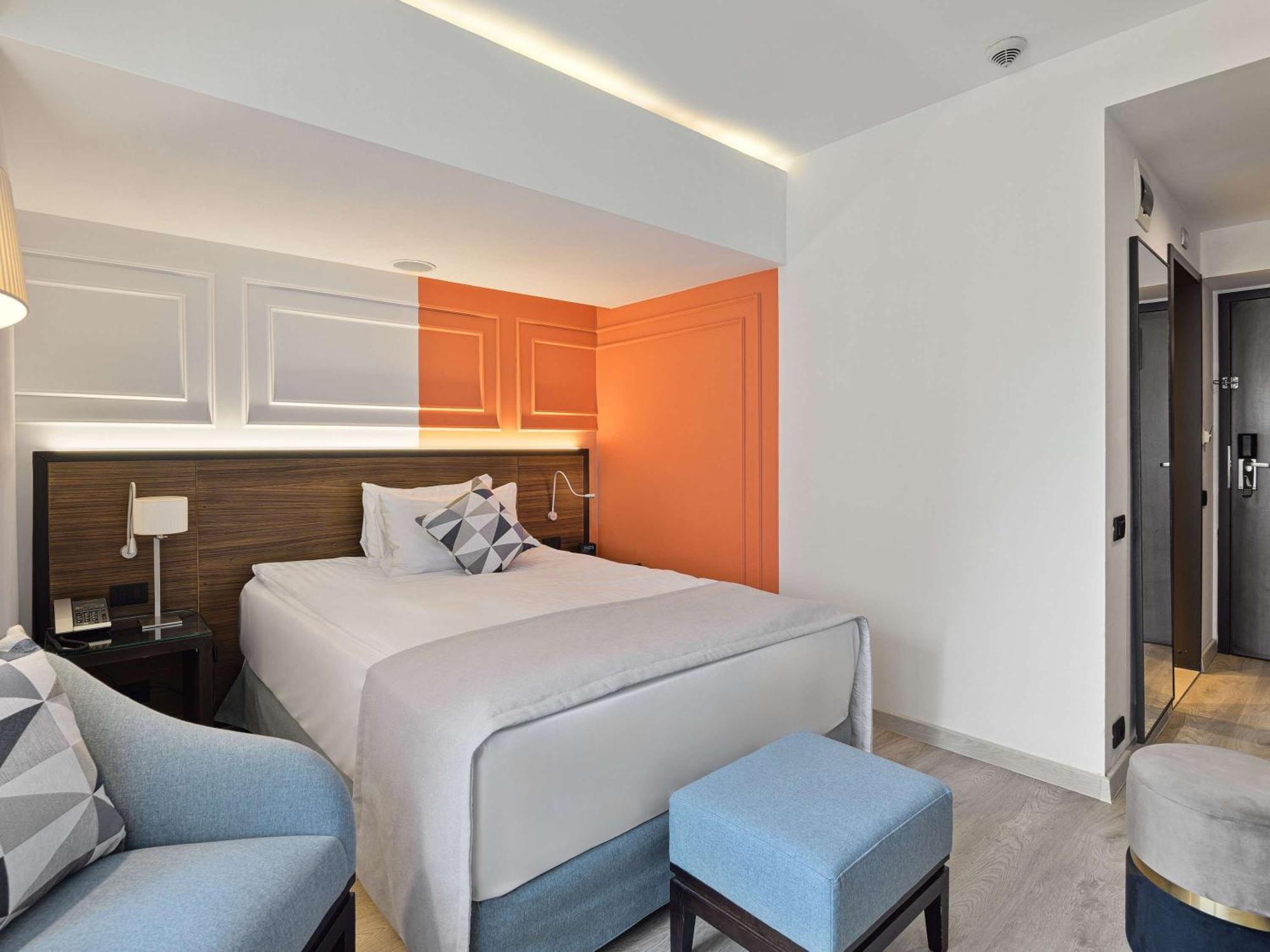 Hotel Unirii Square - Handwritten Collection 4*