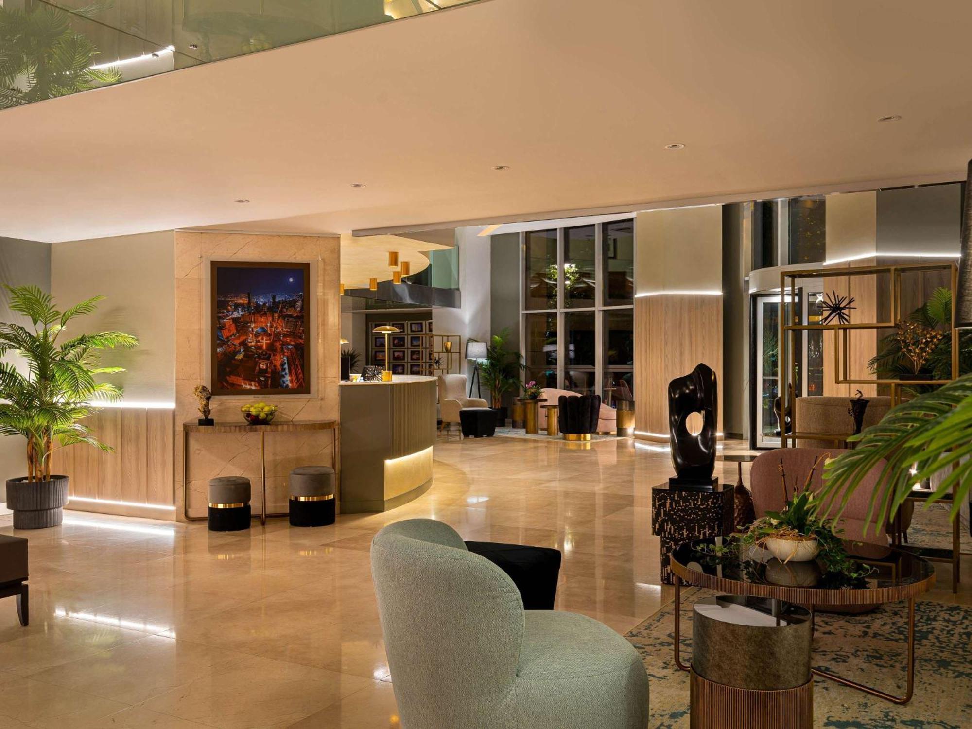 Hotel Unirii Square - Handwritten Collection
