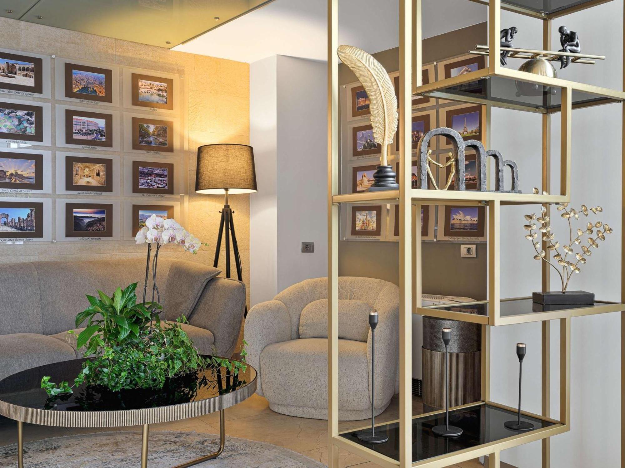 Unirii Square - Handwritten Collection 4* Bucharest
