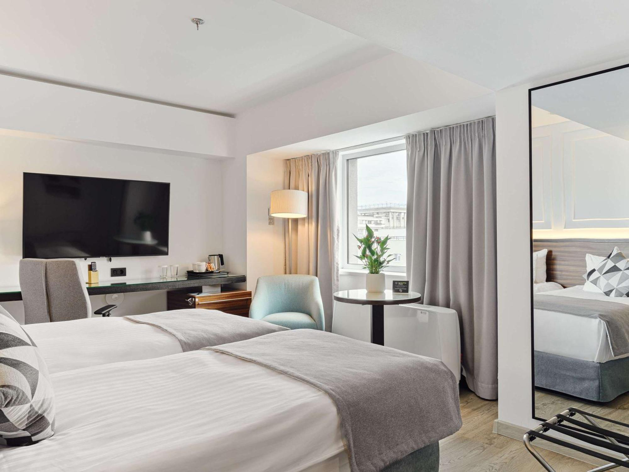 Hotel Unirii Square - Handwritten Collection 4*