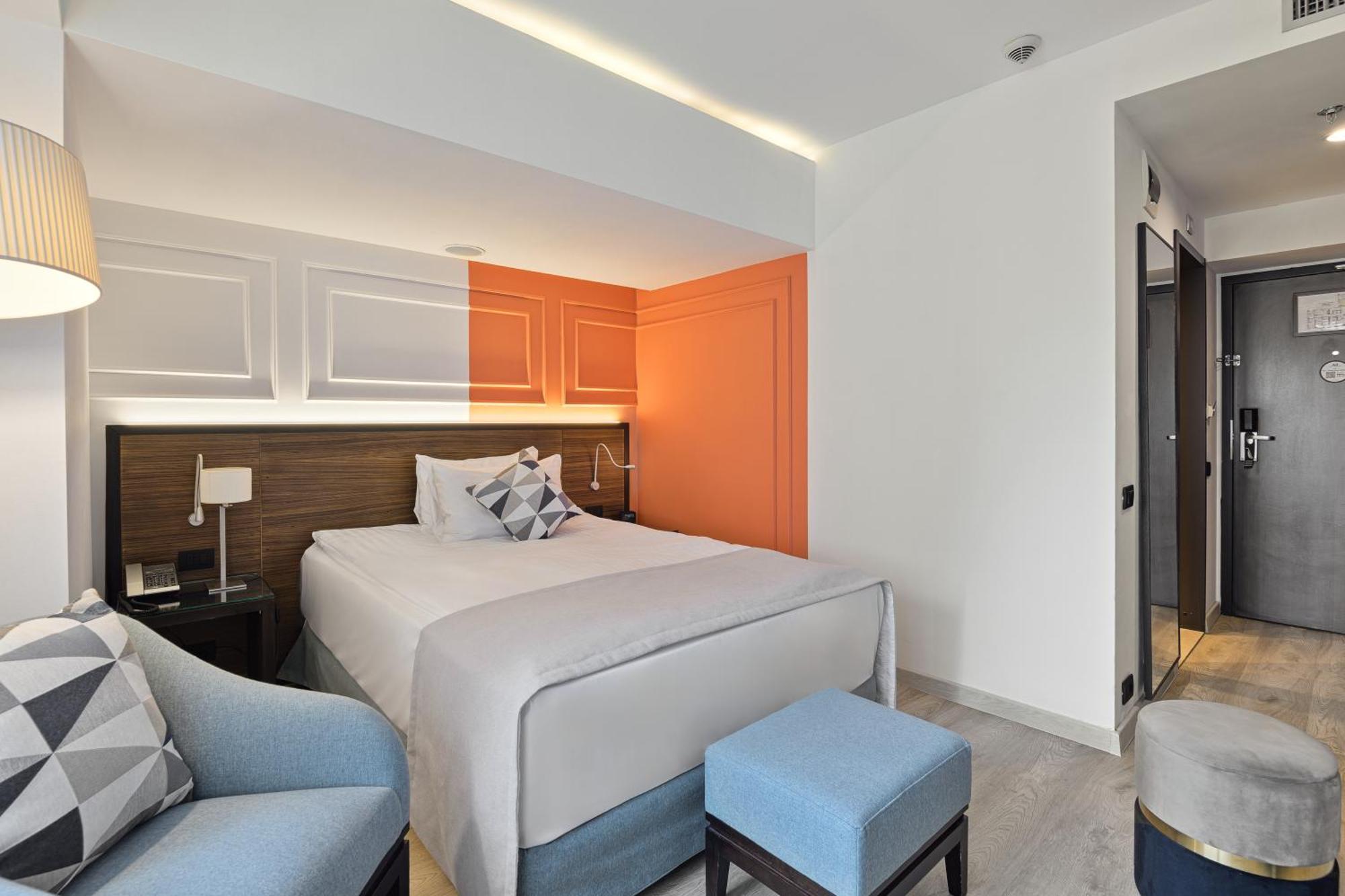 Unirii Square - Handwritten Collection 4*